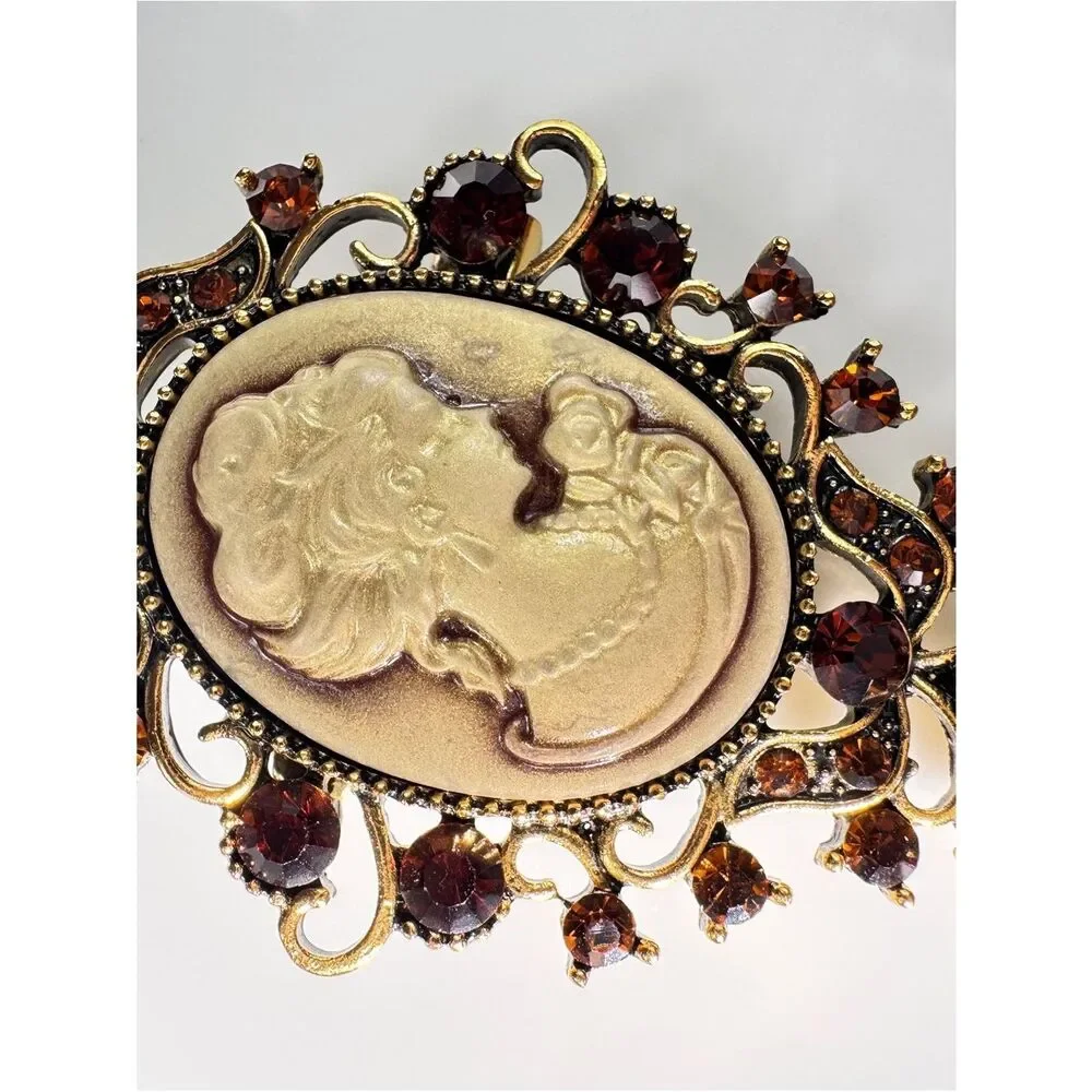 Vintage Cameo Brooch in Cream and Brown with Gold Filigree